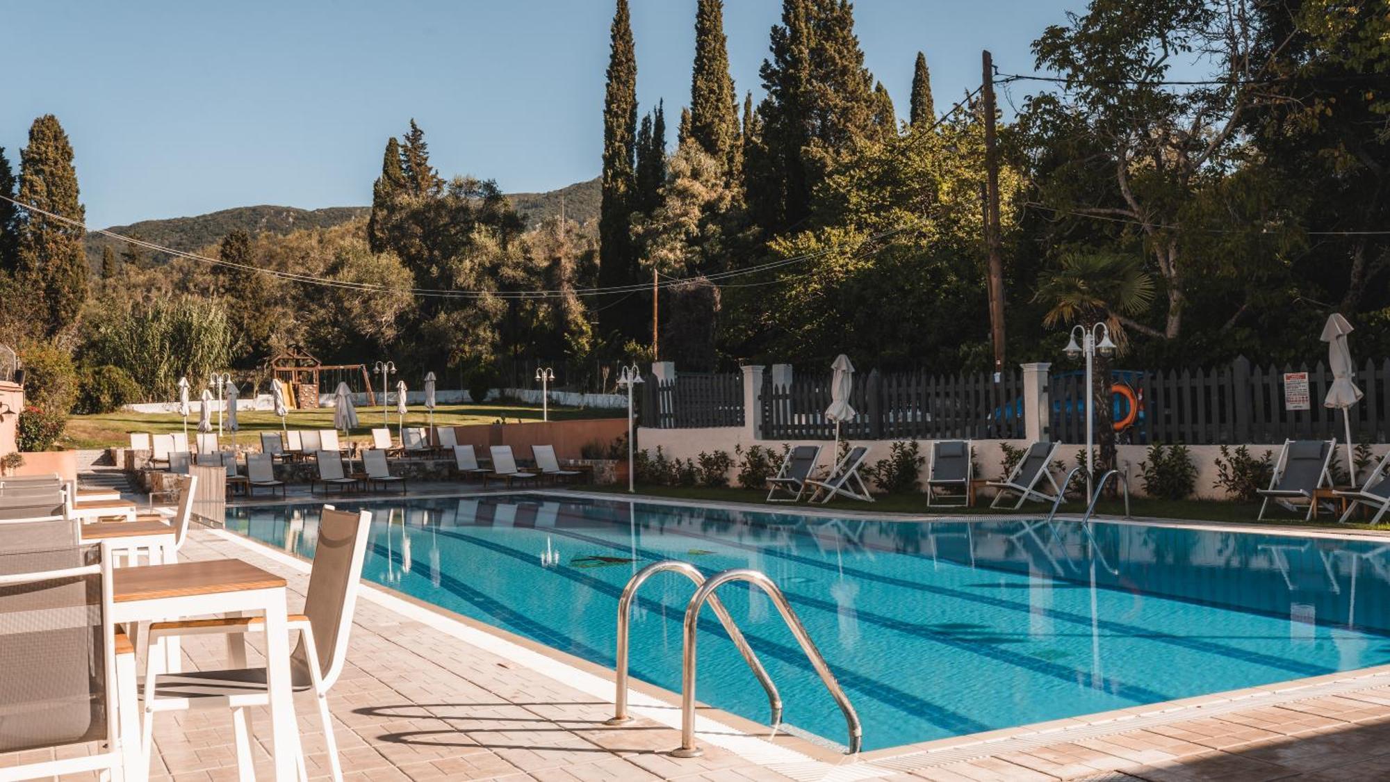 Апарт отель Dominoes Corfu Ипсос Экстерьер фото